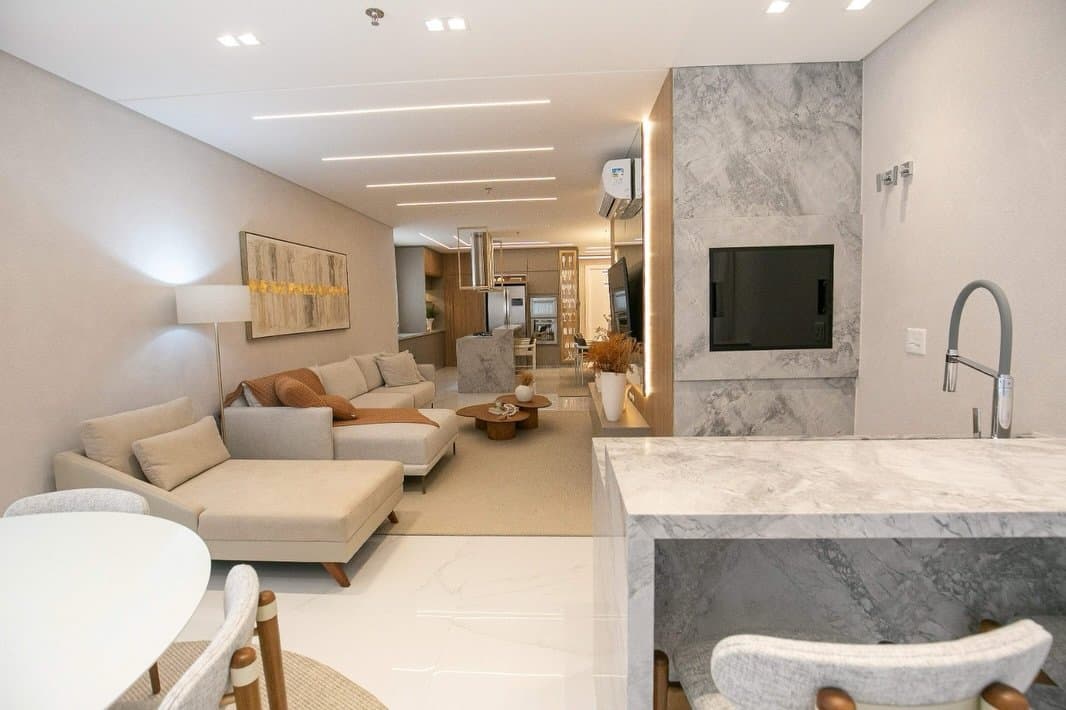 Apartamento, Meia Praia